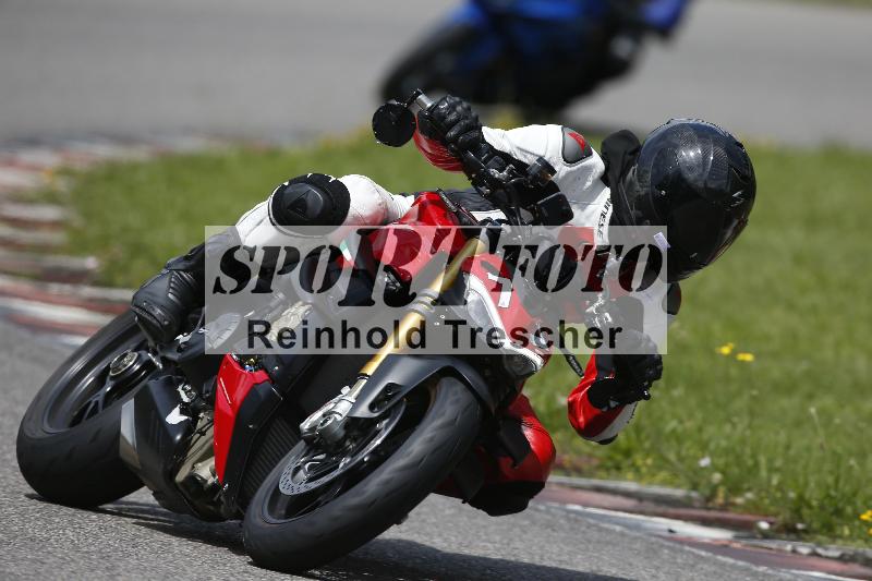 /Archiv-2024/29 12.06.2024 MOTO.CH Track Day ADR/Gruppe blau/71